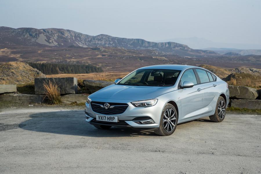  Vauxhall Insignia Grand Sport Turbo 2017 года  (фото 7 из 30)